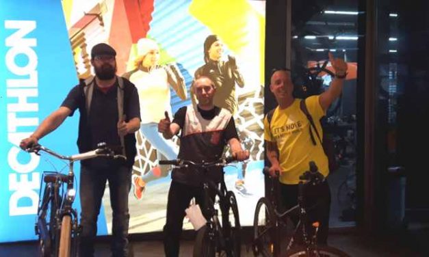 Decathlon Den Haag sponsort fietsen aan ‘fiets voor niets’