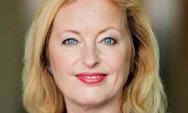 Oud-minister Bussemaker gelooft niet meer in de participatiemaatschappij