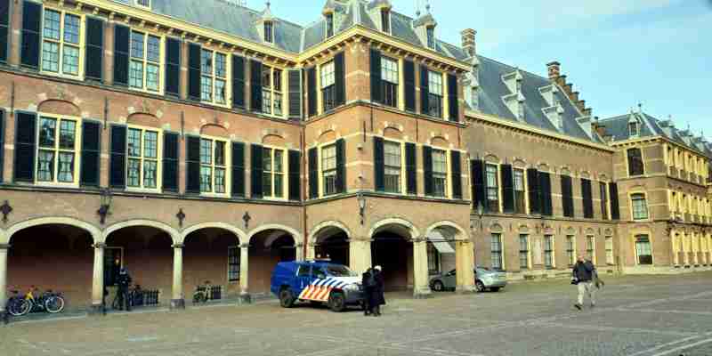 Het kabinet drukt mensen met schulden nog altijd dieper in de problemen. ‘Schandalig’, vinden deurwaarders.