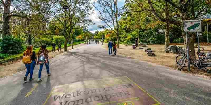 Kort geding om daklozencamping in Vondelpark