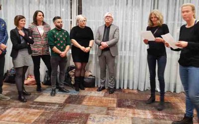 Petitie ‘Laat daklozen niet in de kou liggen’ aangeboden aan raadsleden en wethouder Bert van Alphen