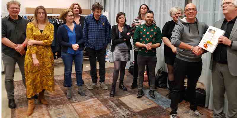 Petitie ‘Laat daklozen niet in de kou liggen’ aangeboden aan raadsleden en wethouder Bert van Alphen