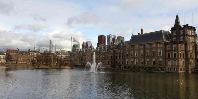 ‘Geef langdurig werklozen een basisbaan met basisinkomen’