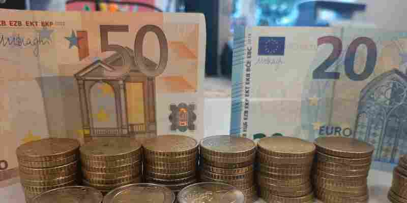 Twee jaar lang ‘gewoon geld’ voor gezinnen in Amsterdam