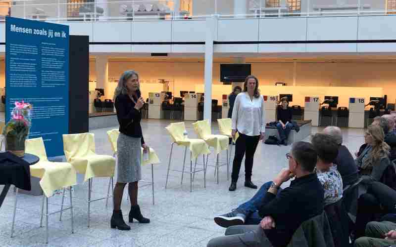 Foto’s opening expositie ‘Mensen zoals jij en ik’ 3 maart 2020 in het atrium van het stadhuis