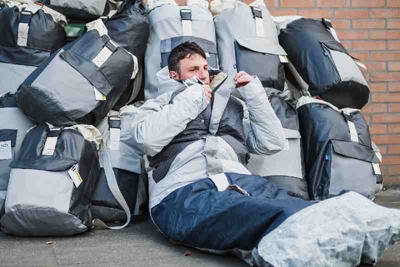 Sheltersuit Sleep Out: Help dakloze mensen de winter door