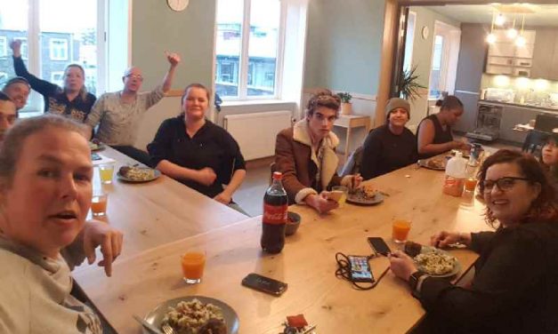 Achterban jongeren krijgen voorlichting over het gebruik van lachgas