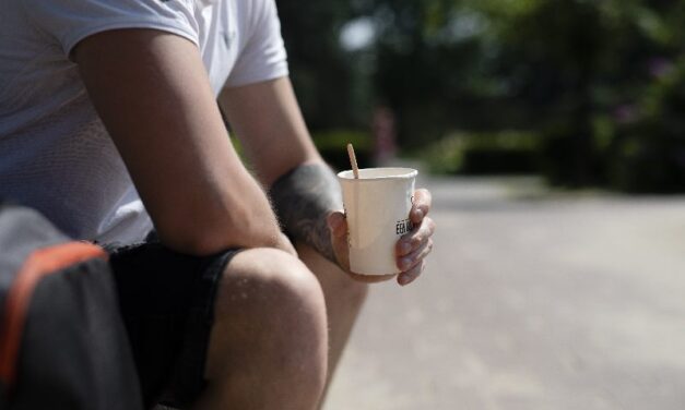 Giovanny (31) was drie jaar dakloos, maar heeft nu een woning: ‘Dankzij een bericht op LinkedIn’