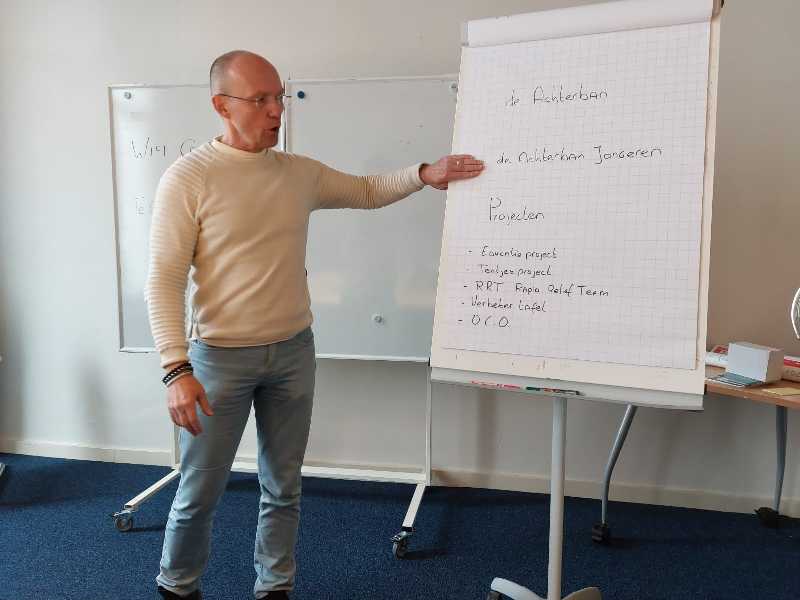 dec1 Nieuws uit de wereld van daklozen in Den Haag. Gemaakt door vrijwilligers met dakloosheid als achtergrond. Ervaringsdeskundigen.