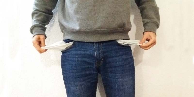 Meer mensen met schulden, tegelijk was armoede nooit zo laag. Hoe kan dat?