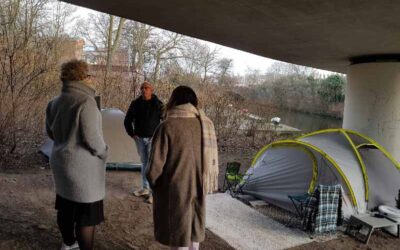 Ondanks vrieskou blijven deze daklozen liever in hun tent dan dat ze naar opvang gaan