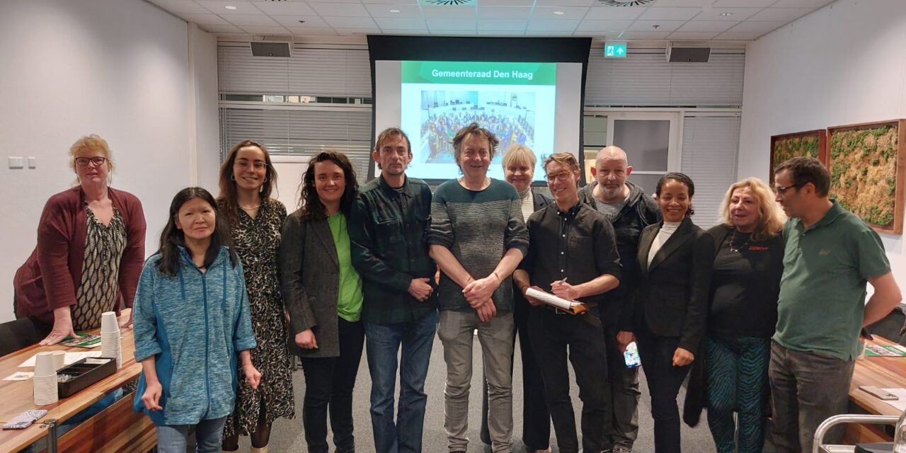 Achter de schermen bij de Haagse Gemeenteraad: onze ervaring als gast
