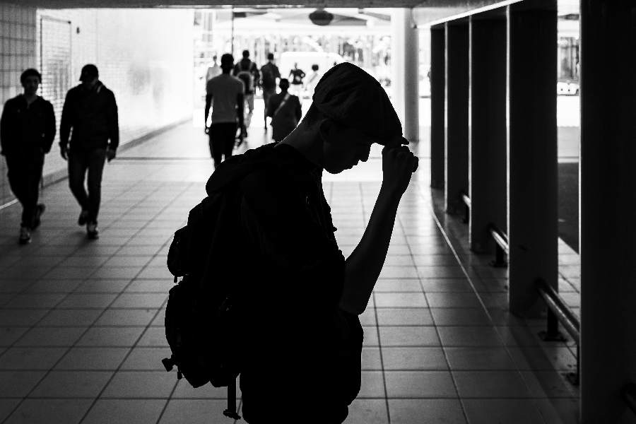 Opinie: Laat overheid onverkort vertrouwen geven aan jongeren die tussen wal en schip vallen