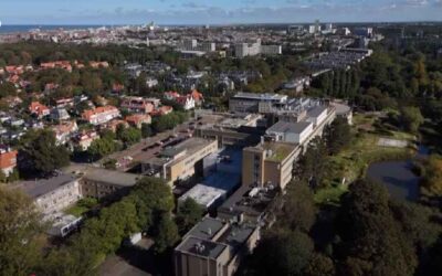 Mega-opvang daklozen en asielzoekers opent deuren voor omwonenden, die reageren gemengd