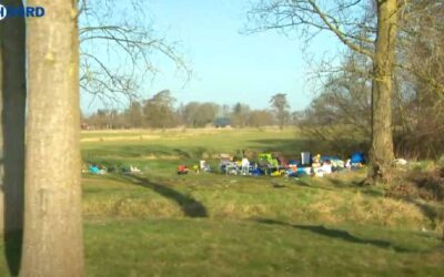 {Video} Dakloos: Yme leeft in een tentje pal langs de snelweg bij Niebert